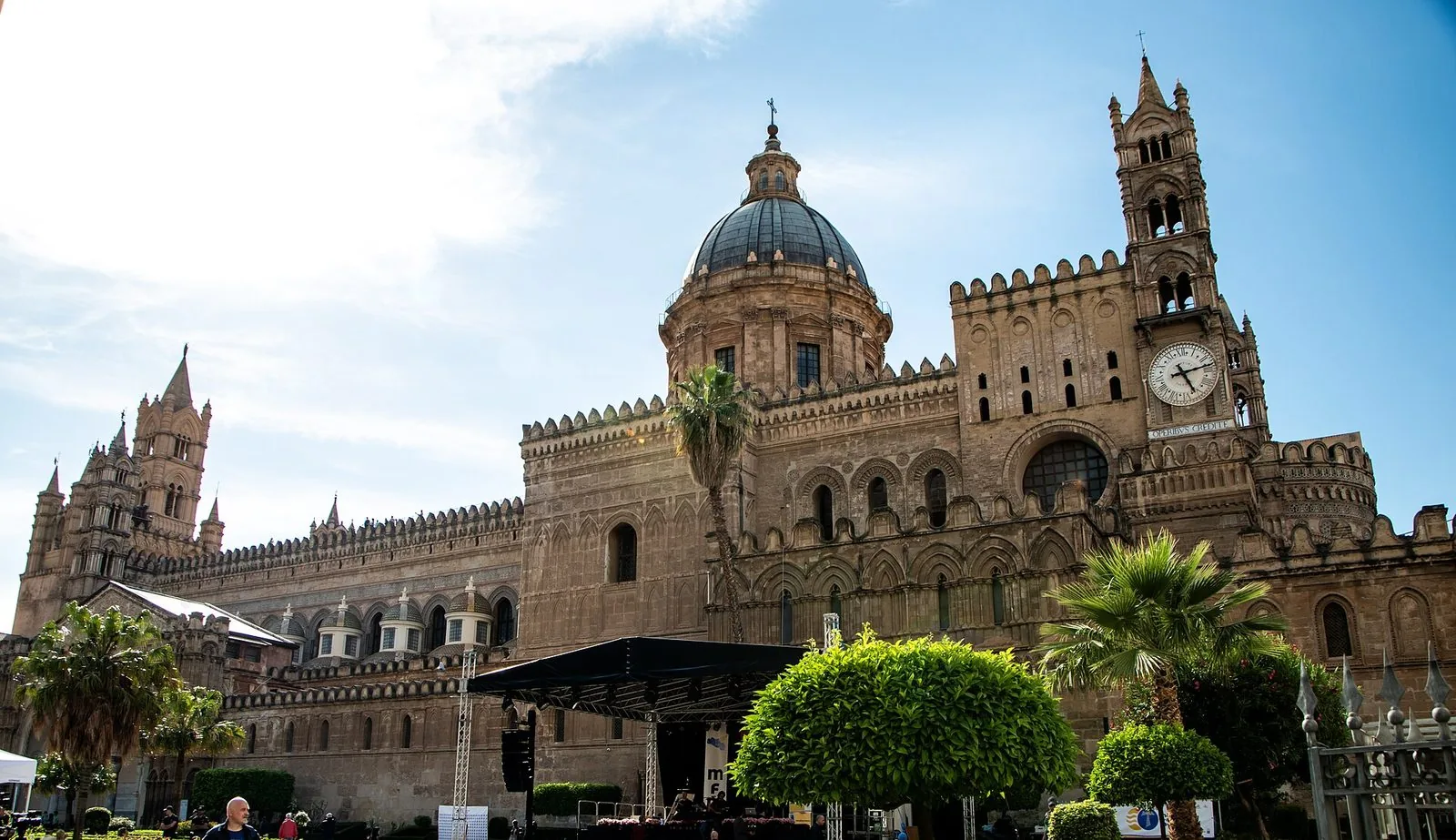 Cattedrale di Palermo, esterno con cupola e campanile